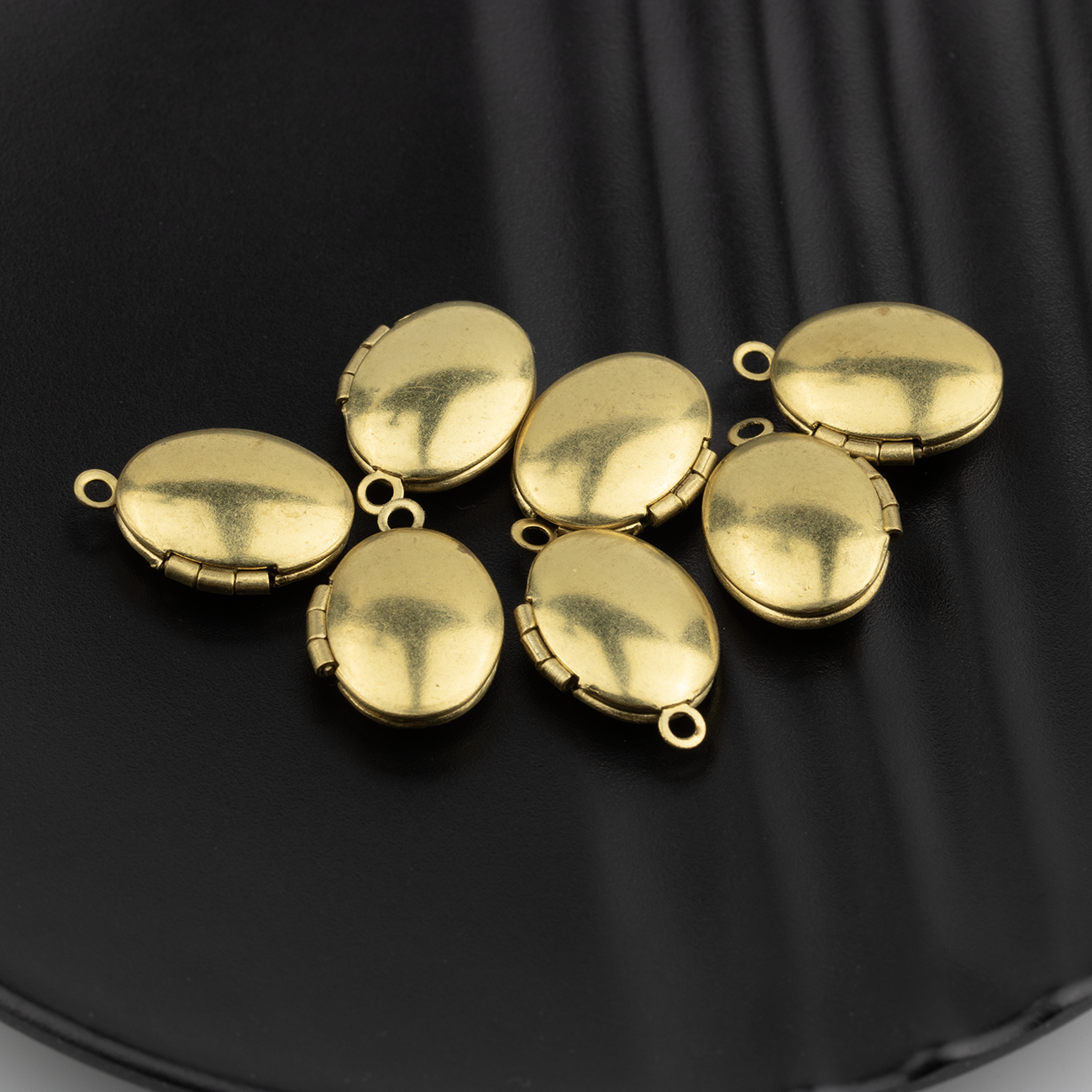 5 x Oval Brass Locket Charms, 16x11mm