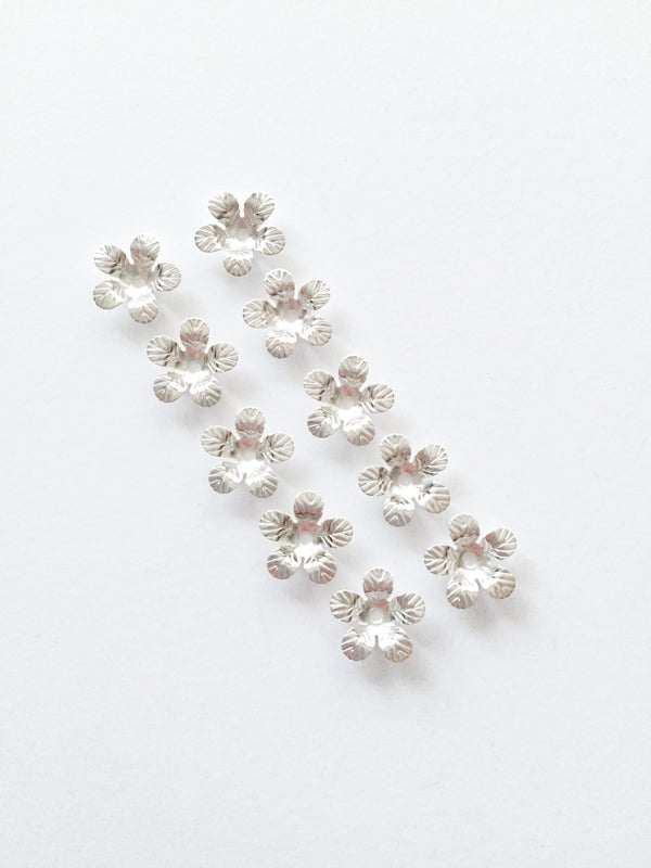 10 x Silver Plated Tiny Flower Bead Caps, 11mm (3497)
