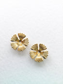 8 x Gold Tone Flower Bead Caps, 18mm