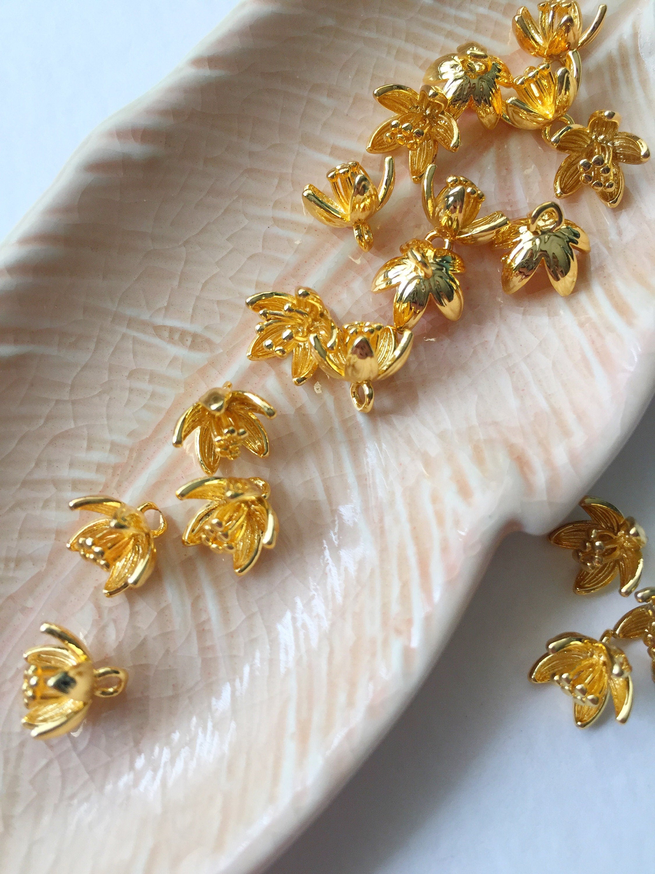 2 x 18K Gold Plated Flower Charms, 7.5x8.5mm Brass Flower Charms (1252)