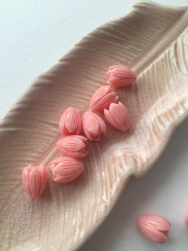 10 x Salmon Pink Carved Coral Flower Bud Beads, 12x8mm (0801)