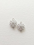1 x Platinum Plated Cubic Zirconia Flower Connector, 15x21mm (0176)