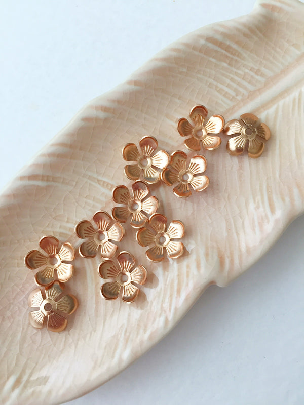 10 x Champagne Gold Flower Bead Caps, 11.5mm (1611)