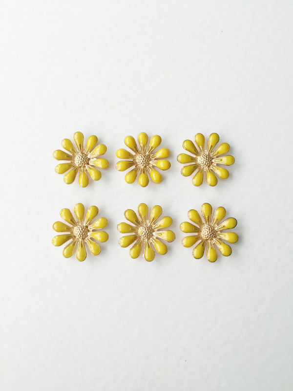 6 x Yellow Enamel Daisy Flower Cabochons, 18mm (C7)