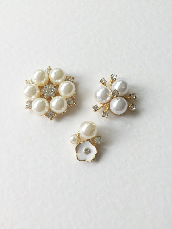 Set of 3 Pearl and Crystal Flower Cabochons (0618)