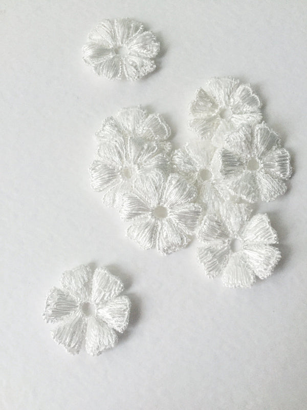10 x Embroidered Ivory Lace Flowers, 22mm