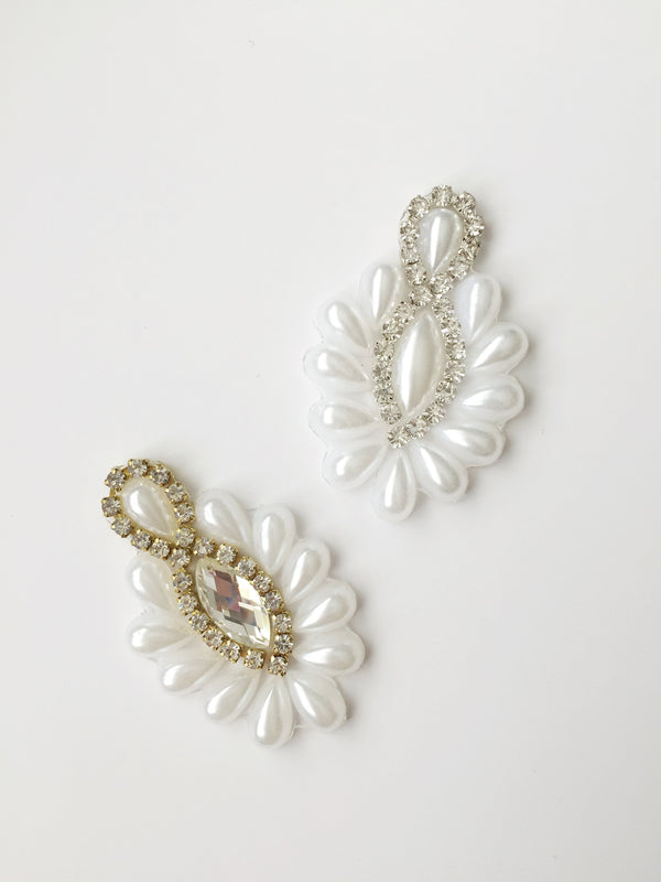 1 x Pearl and Crystal Appliqué, 46x28mm Hot Fix Pearl Appliqué