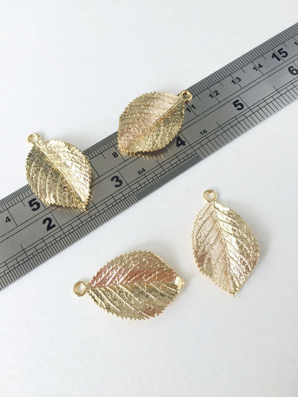 1 x 18K Gold Plated Detailed Leaf Pendant, 34x20mm (0153)