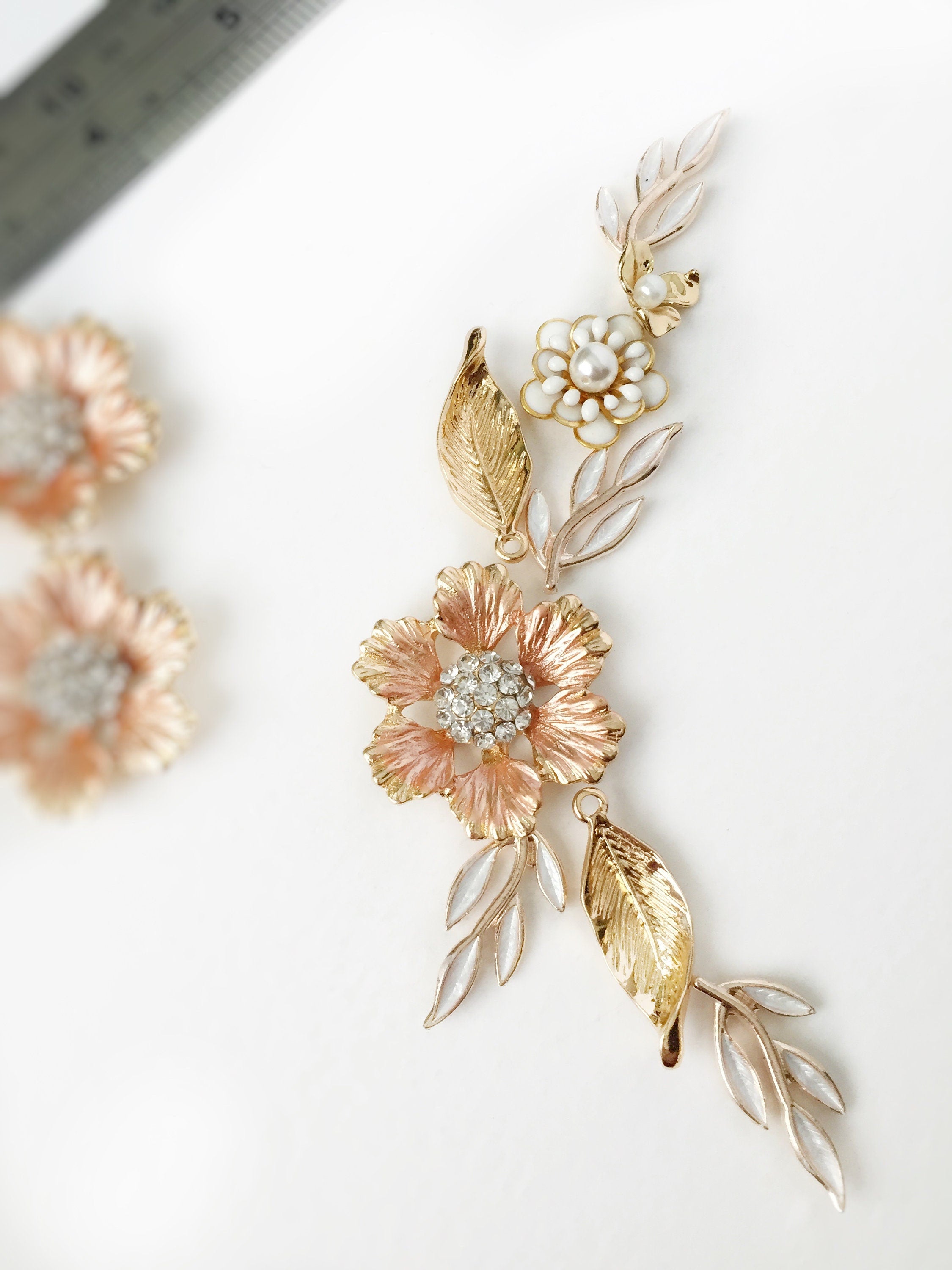 4 x Champagne Gold Detailed Leaf Charms, 32x11mm (0699)