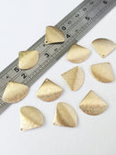 6 x Textured Raw Brass Curved Fan Shape Pendants, 21x19mm (0738)