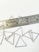10 x Stainless Steel Triangle Connectors, 23mm Triangle Links (0389)