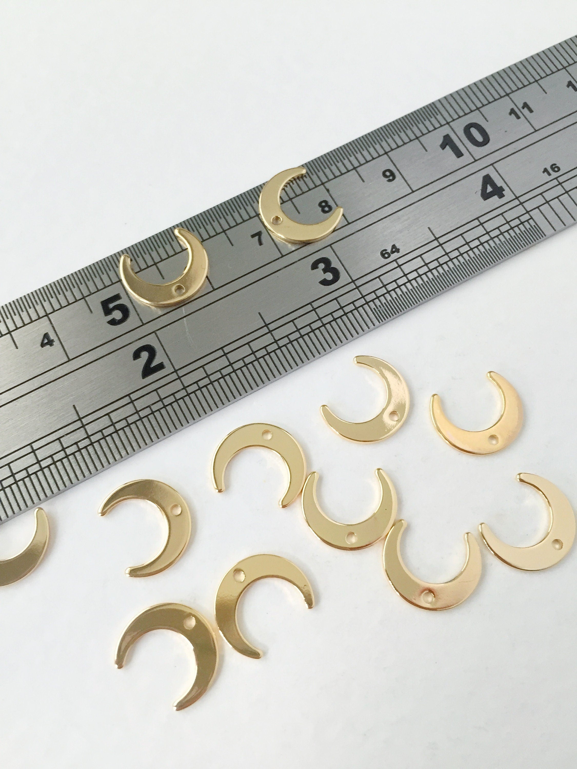 4 x Small 18K Gold Plated Crescent Moon Charms, 11.5mm (0321)