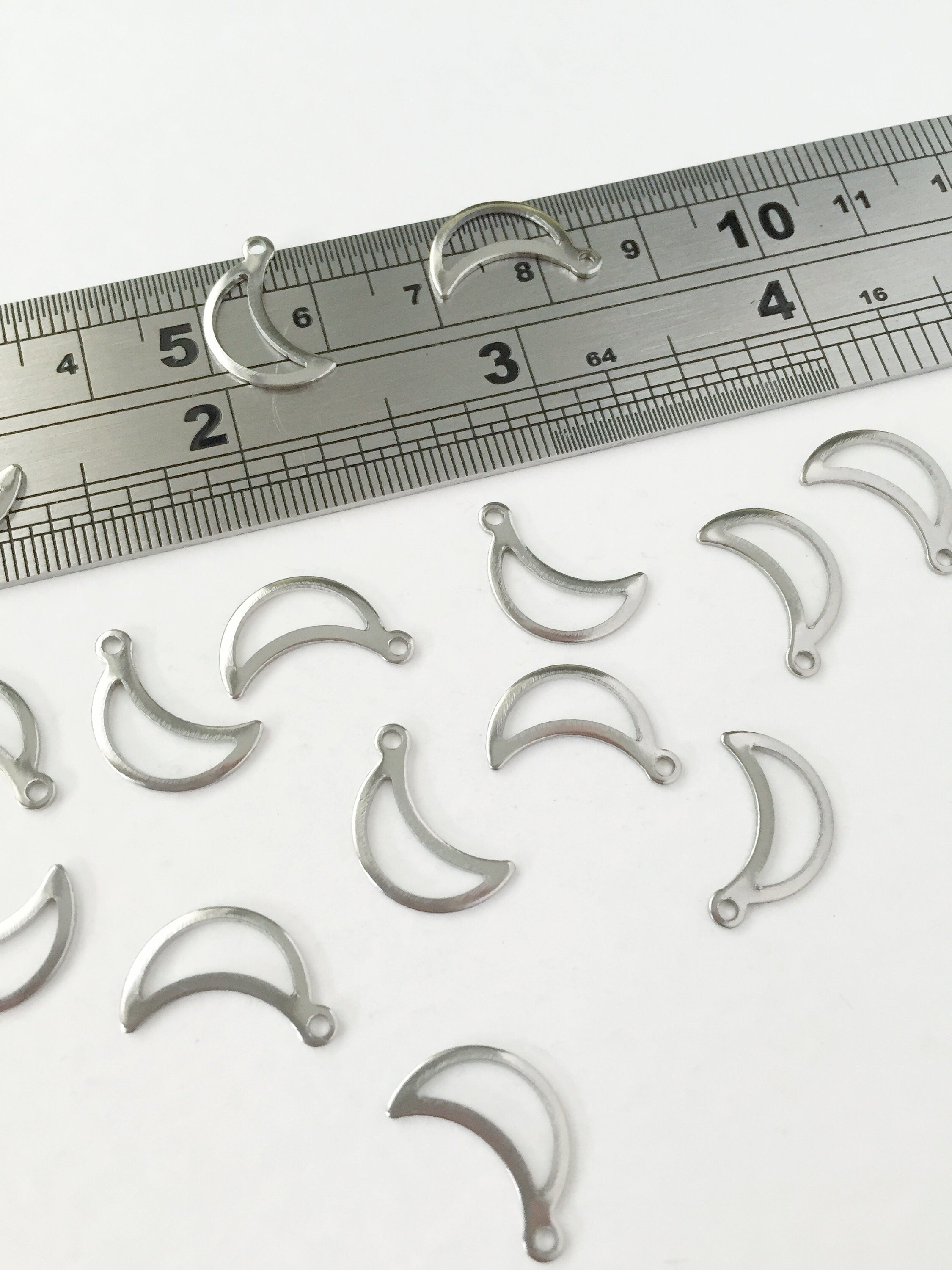 12 x Stainless Steel Openwork Crescent Moon Charms, 15x9mm