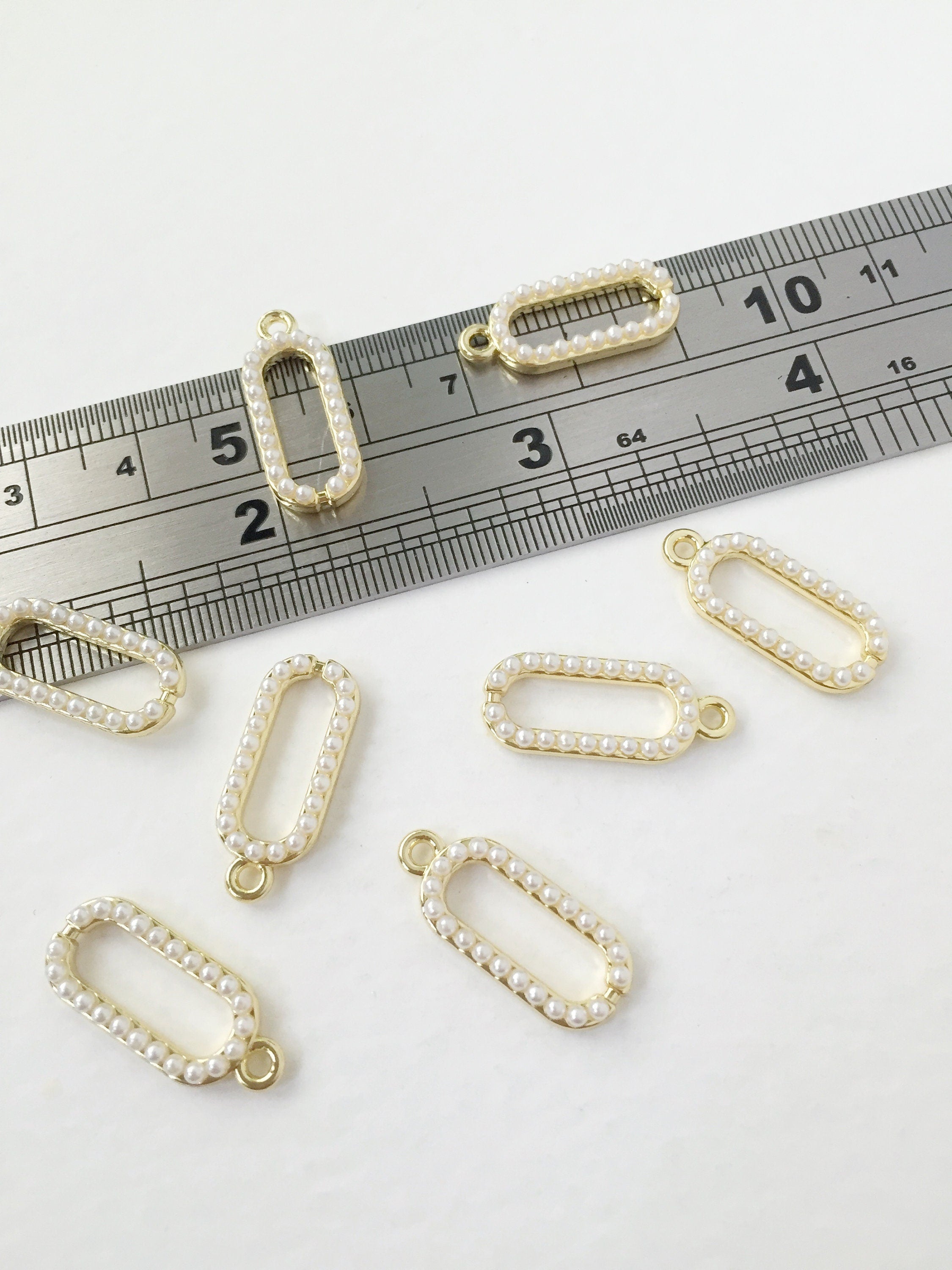 4 x Gold Plated Pearl Pendants, 21x9mm (0781)
