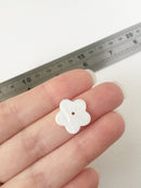 6 x White Shell Flower Beads, 16.5mm Mother of Pearl Flowers (0737)