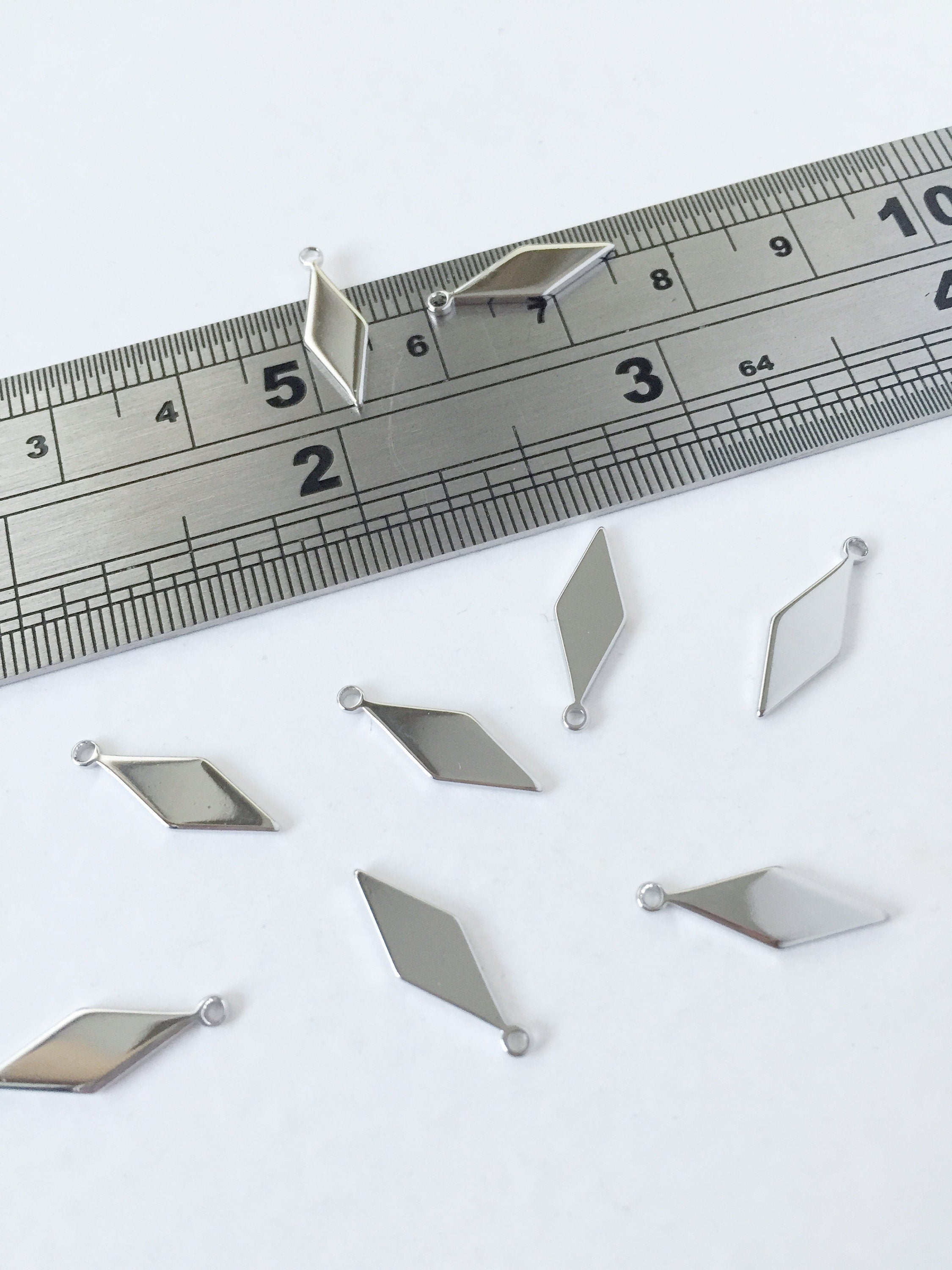 6 x Real Platinum Plated Rhombus Charms, 16x5.5mm (0439)