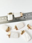 1 x Gold Rectangle Shell Charm, Mother of Pearl Smooth Rectangular Pendant, 29x15mm (0537)