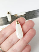1 x Gold Elongated Teardrop Shell Charms, 32x9.5mm (0528)