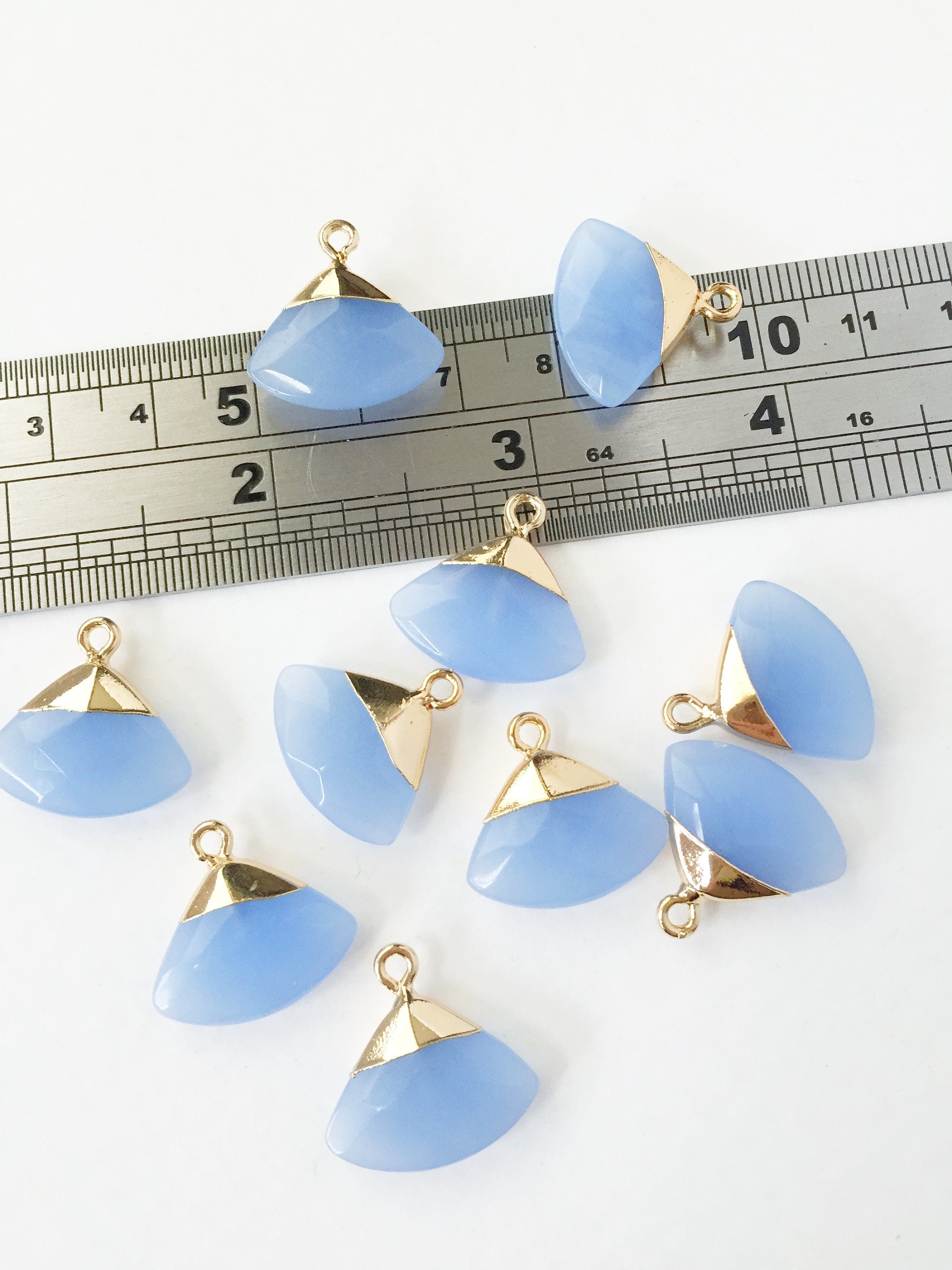 1 x Faceted Blue Jade Fan Pendant, 19x20mm Gemstone Charm (0584)