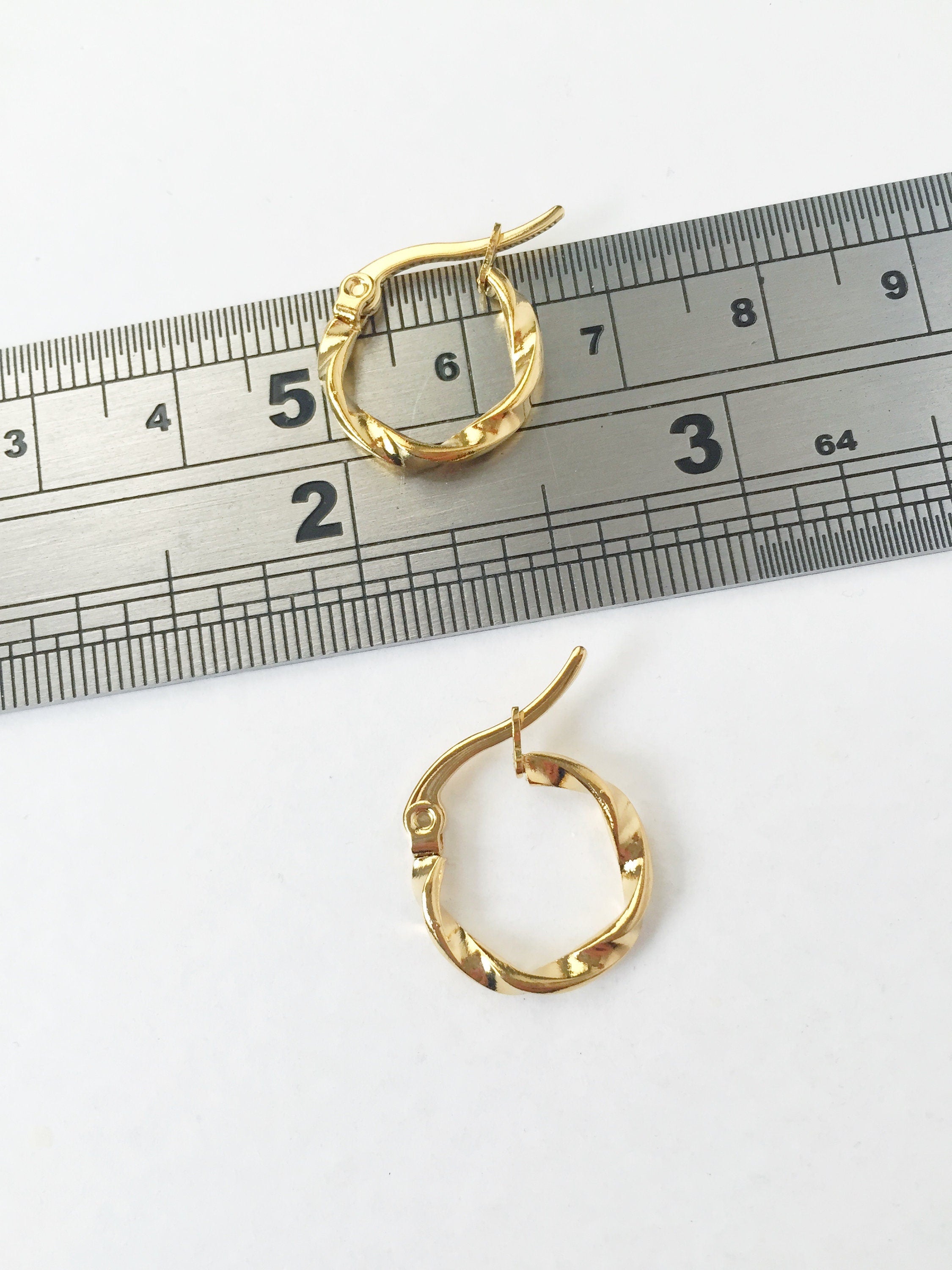 1 x Gold Plated Stainless Steel Twisted Earring Hoop Blanks, 14mm (0948)