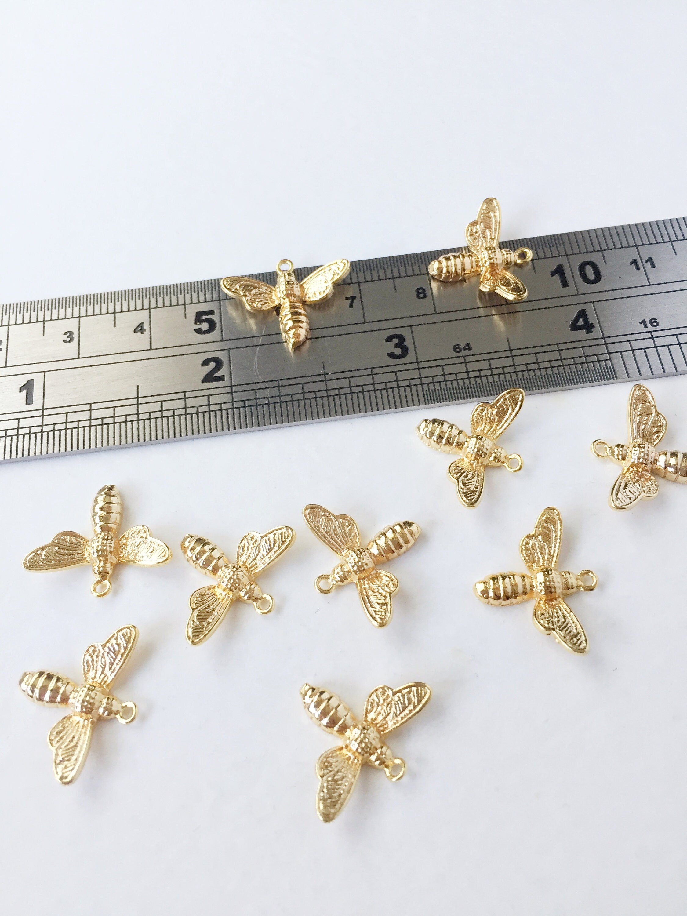 1 x 18K Gold Plated Bee Charms, 15x18mm (0569)
