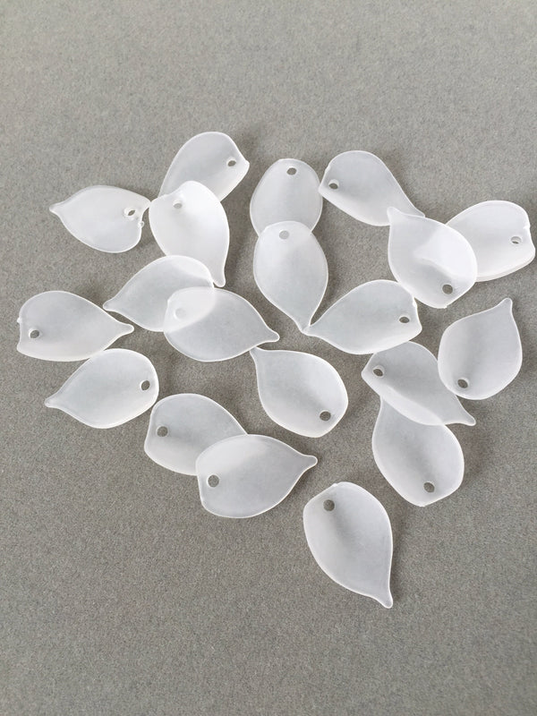 40 x Frosted White Acrylic Lucite Leaf Charms, 21x14mm