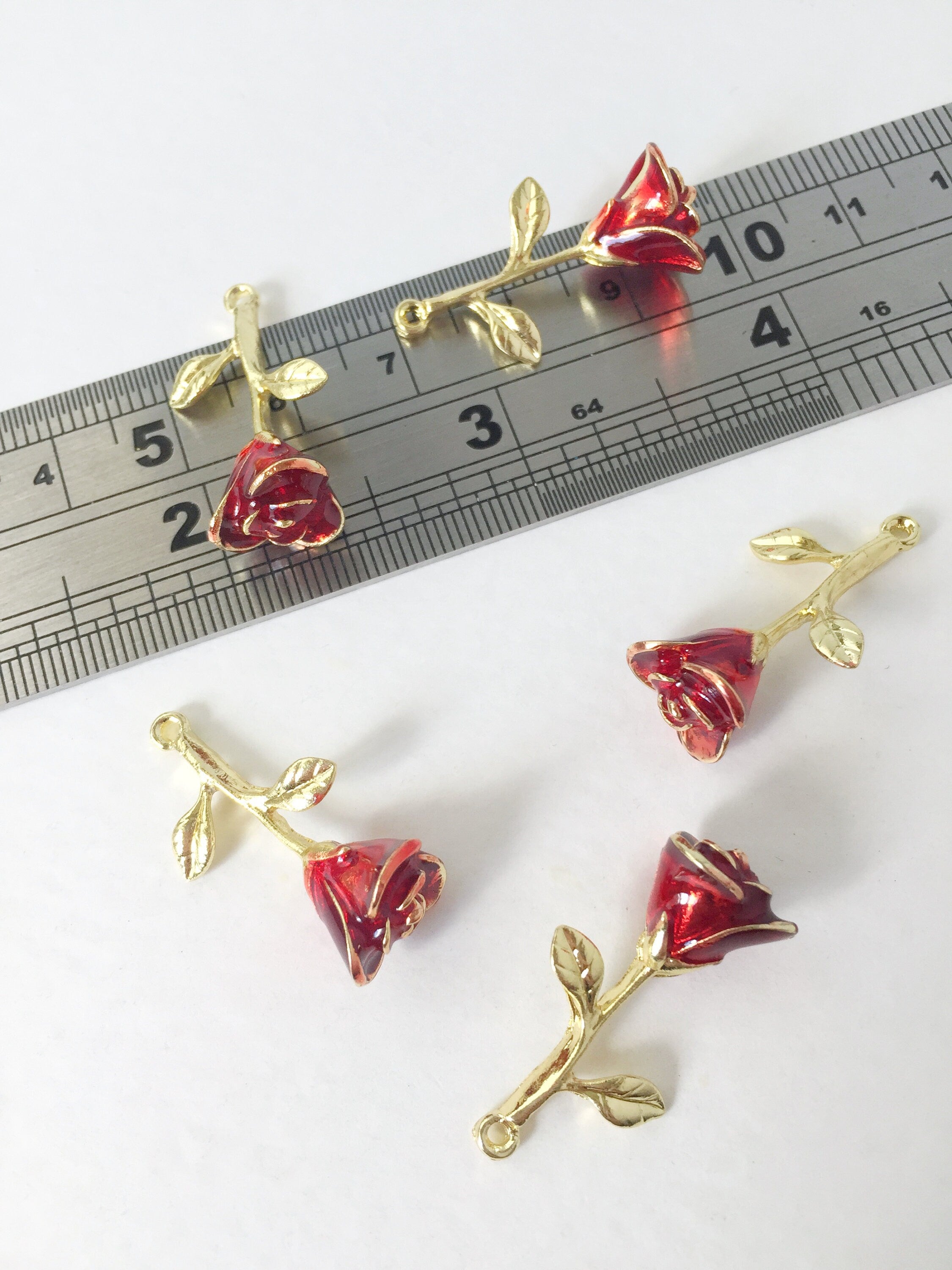 1 x Red Rose Charm, 26x15mm (1419)