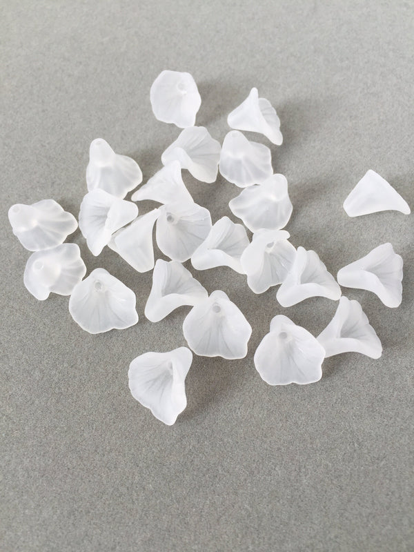 25 x 13mm Frosted Calla Flower Beads, 13mm White Lucite Flowers