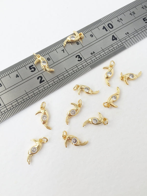 1 x 18K Gold Plated Dainty Toucan Pendant with Cubic Zirconia, 14x7mm (1093G)