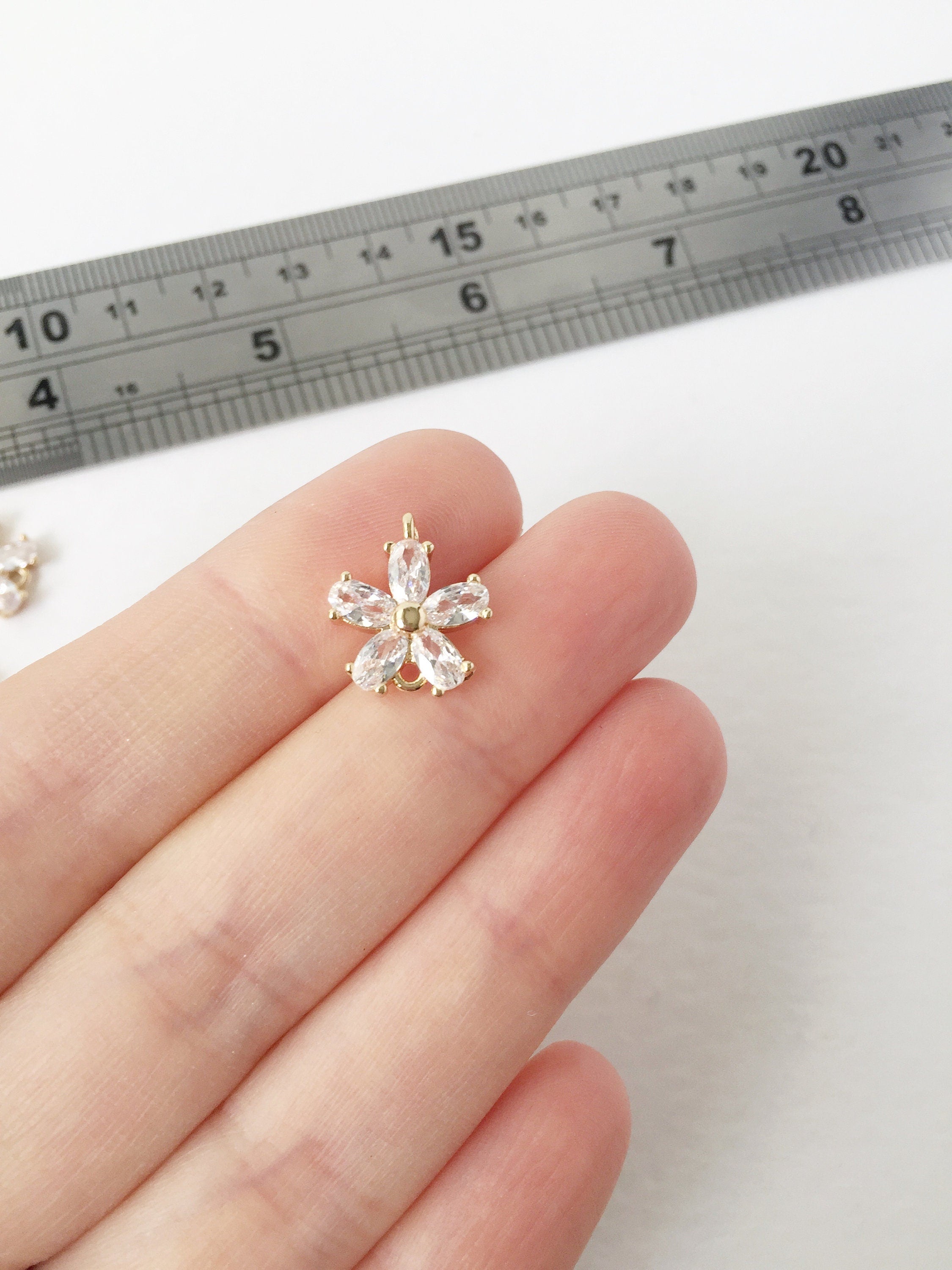 1 x 18K Gold Plated Cubic Zirconia Flower Connector, 15x17mm (0171)