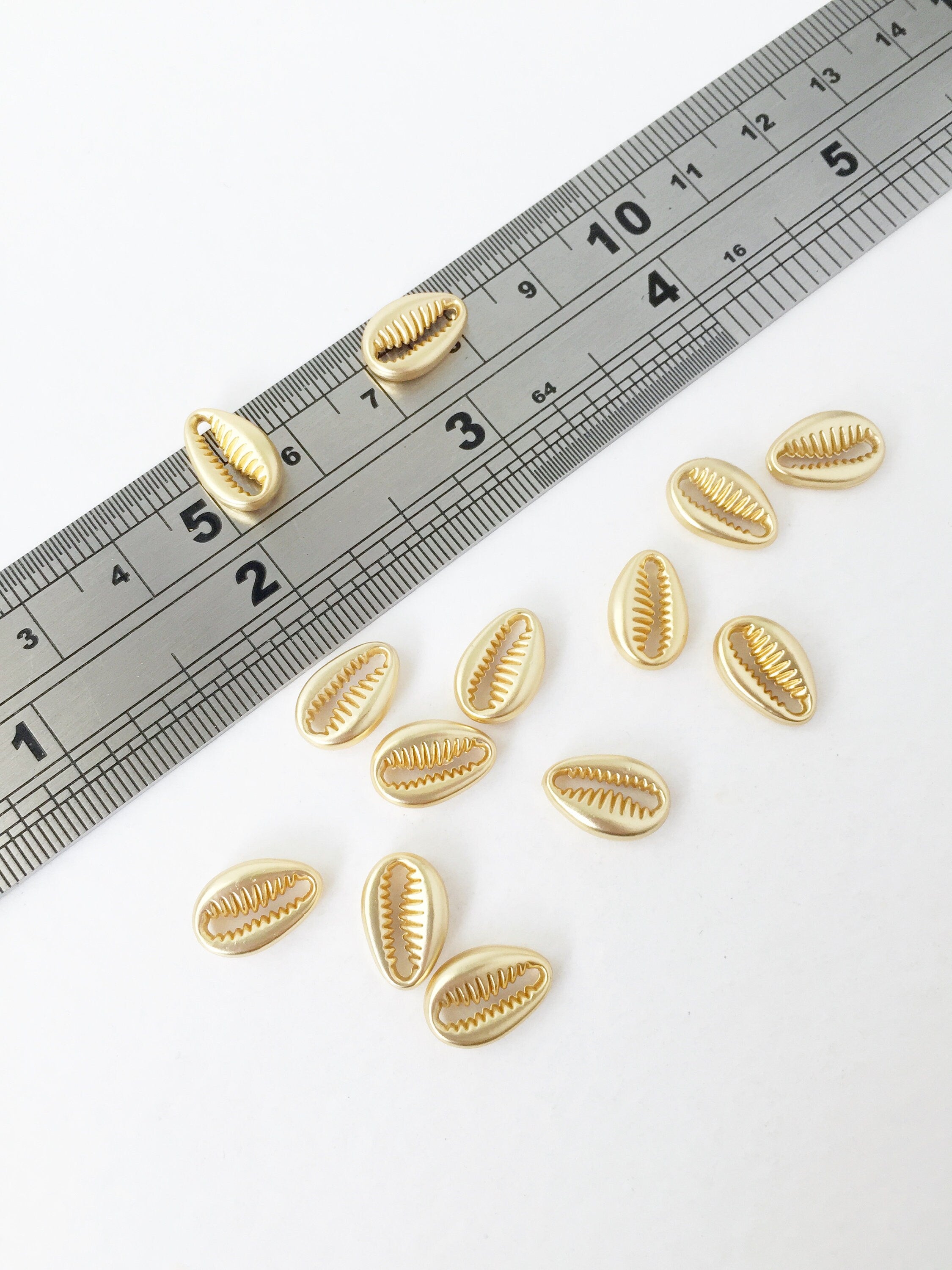 6 x Small 18K Gold Plated Cowrie Shell Connectors, 12x8mm (1156)