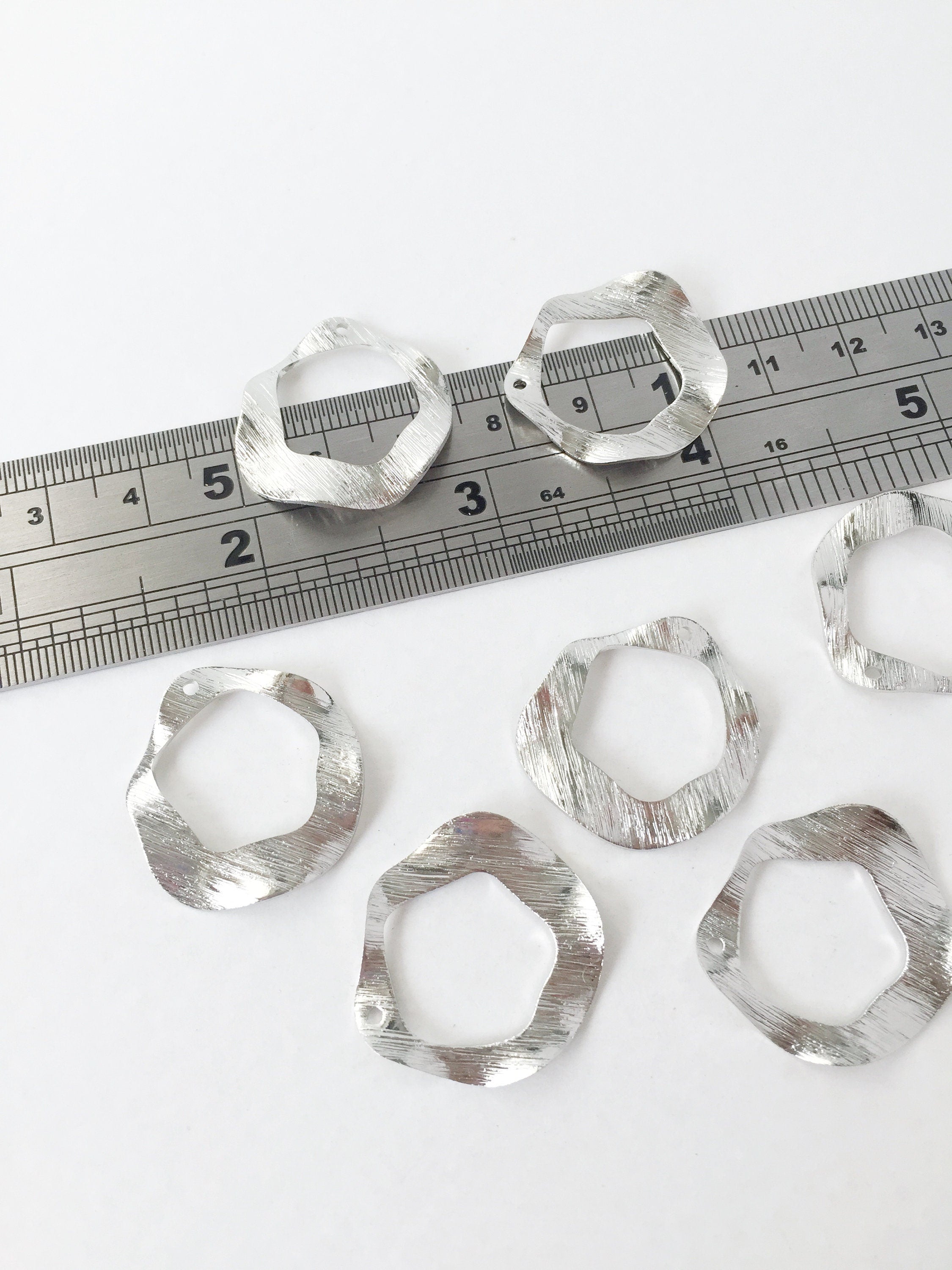 4 x Platinum Plated Textured Wavy Hoop Pendants, 25x23mm (1104)