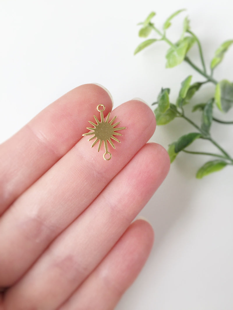 8 x Raw Brass Gold Sun Connectors, 18x13mm (C0121)