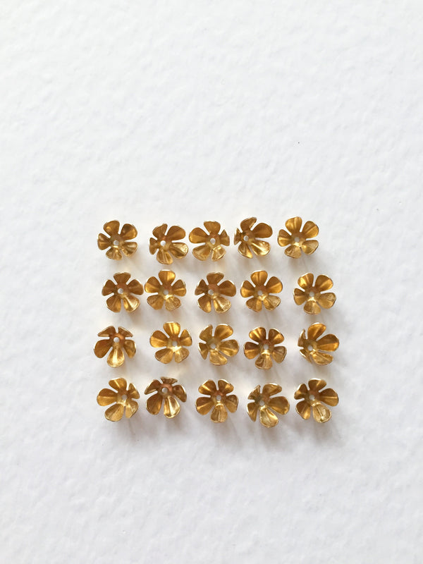 20 x Raw Brass Tiny 5 Petal Flower Bead Caps, 7.5x6mm (1645)