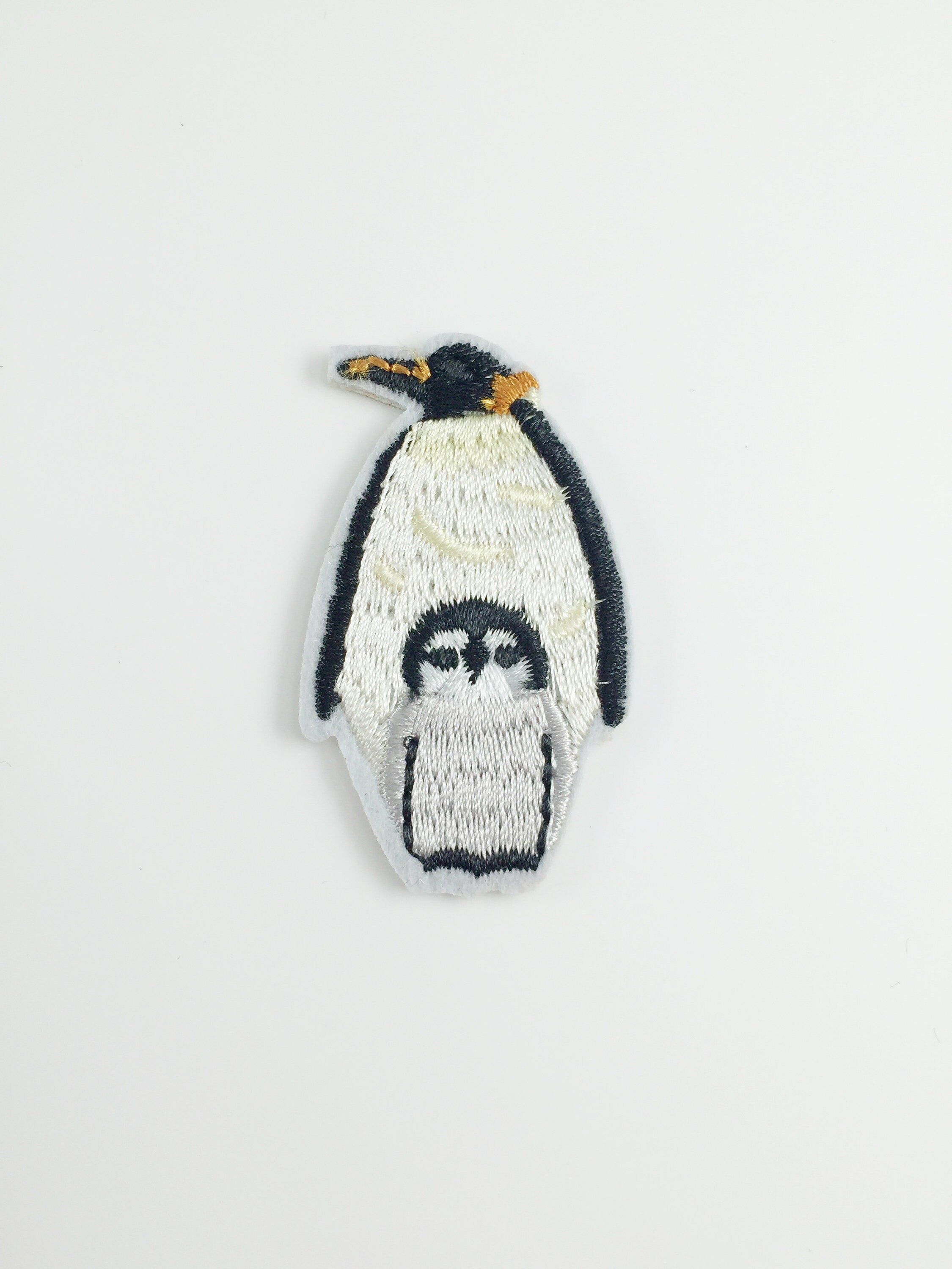Mother and Baby Penguin Iron-on Patch, Arctic Animal Motif (P091)