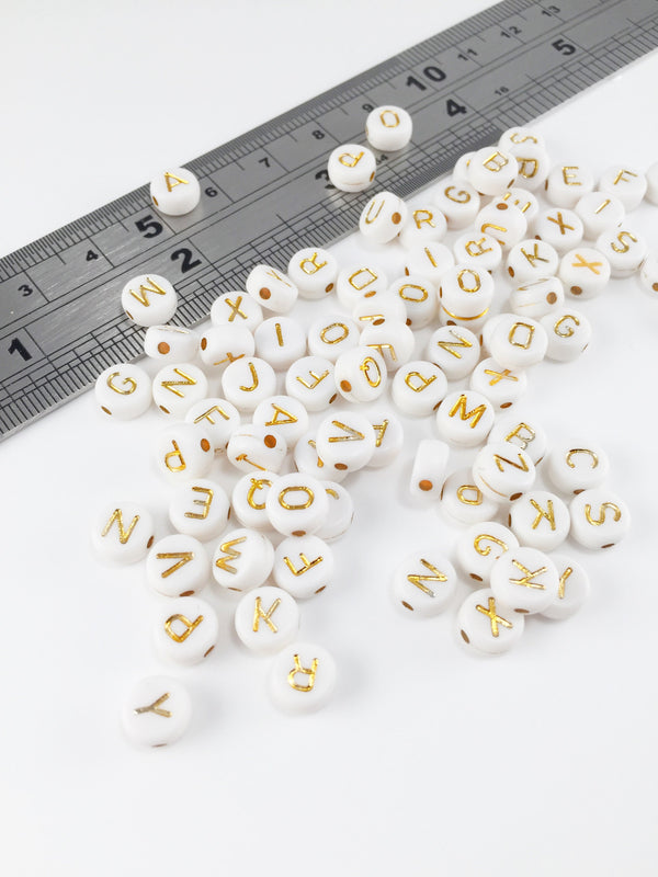 100 x White and Gold Alphabet Acrylic Beads, 7mm (1870)