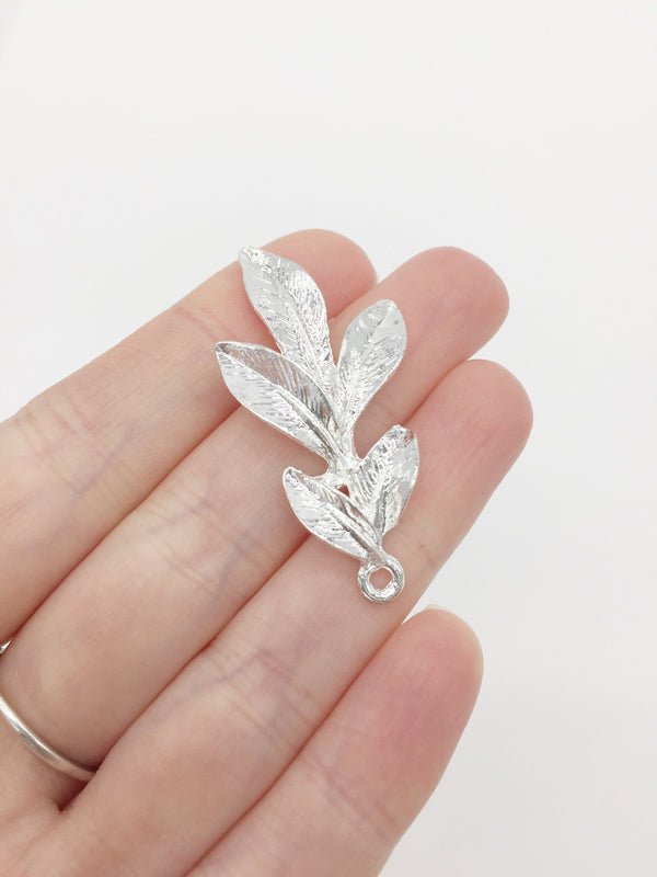 4 x Bright Silver Textured Leaf Pendans, 46x23mm (3135)