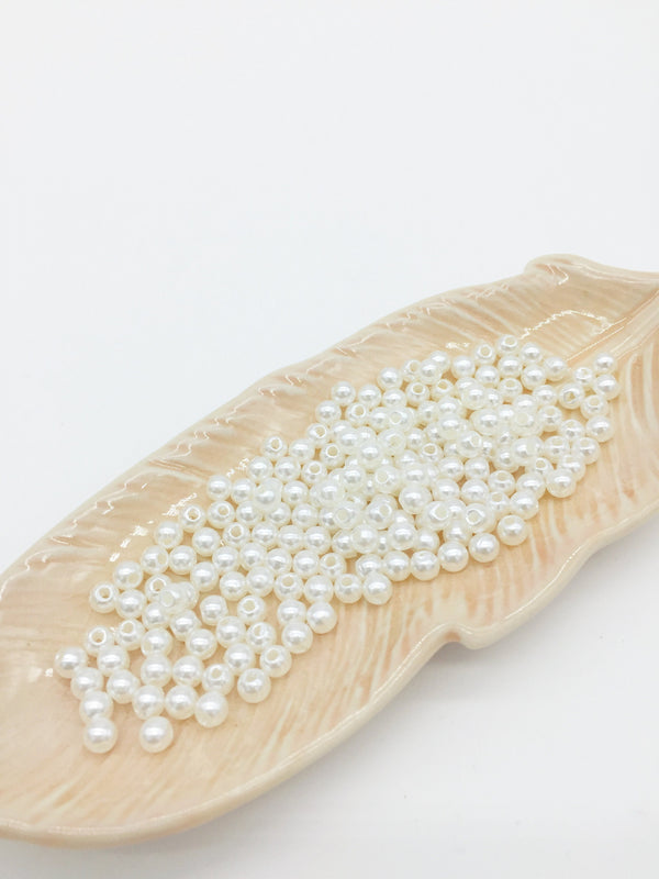 200 x 4mm Off-white Acrylic Pearl Beads (2476)