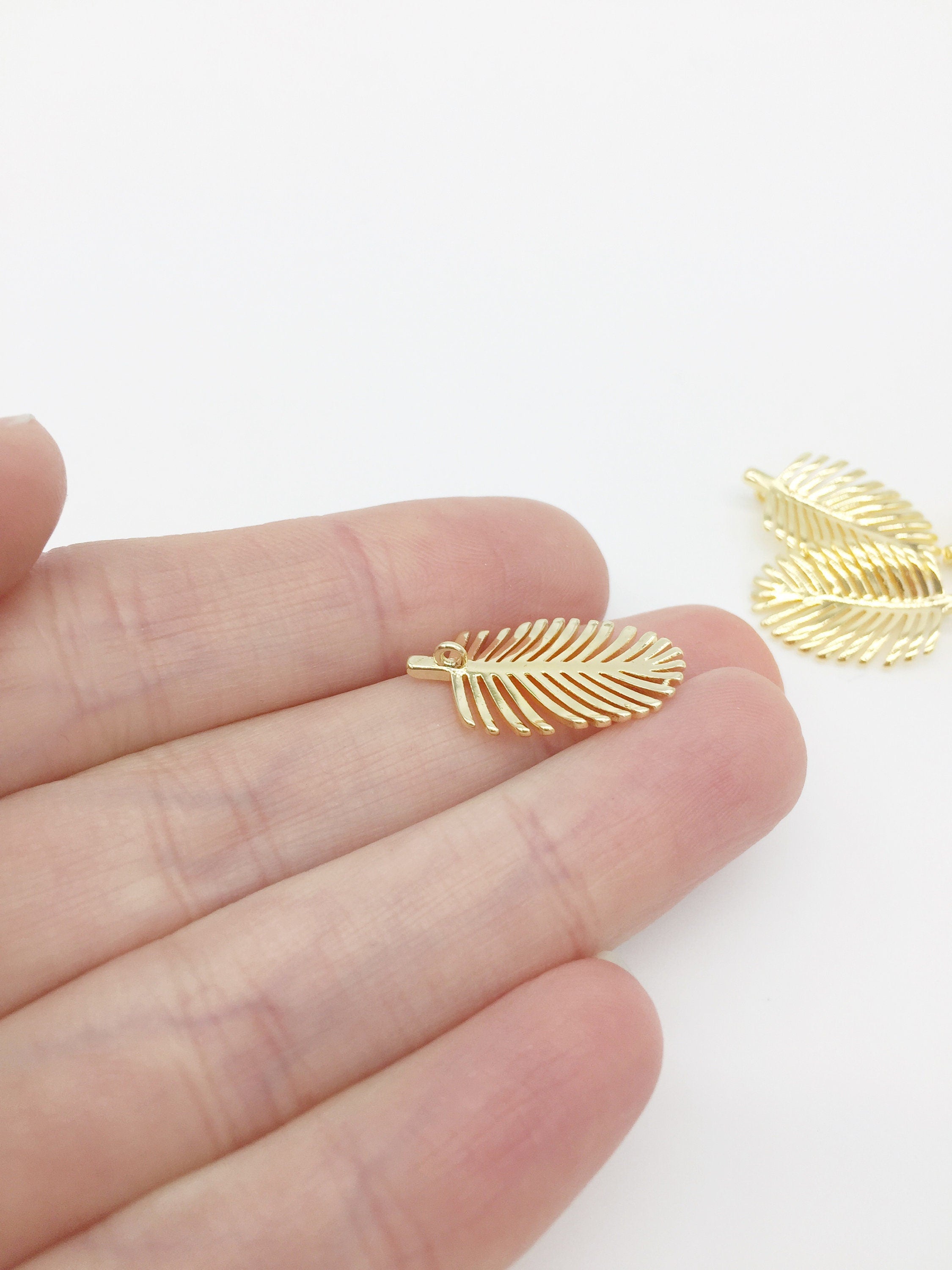 1 x 18K Gold Plated Palm Leaf Pendant, 21x13.5mm (0481)