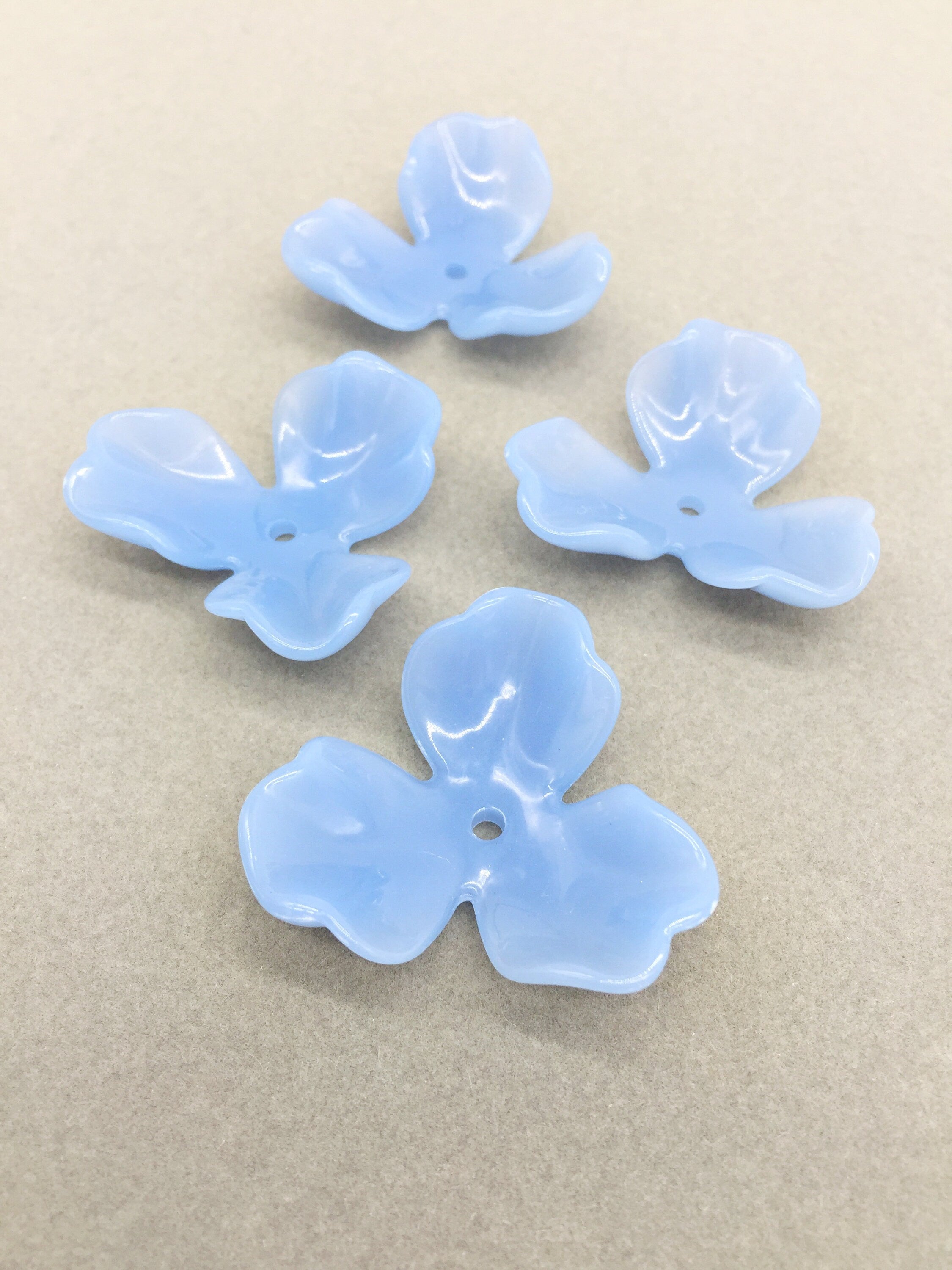 6 x Large Light Blue Acrylic Flower Beads, 39mm (3377)