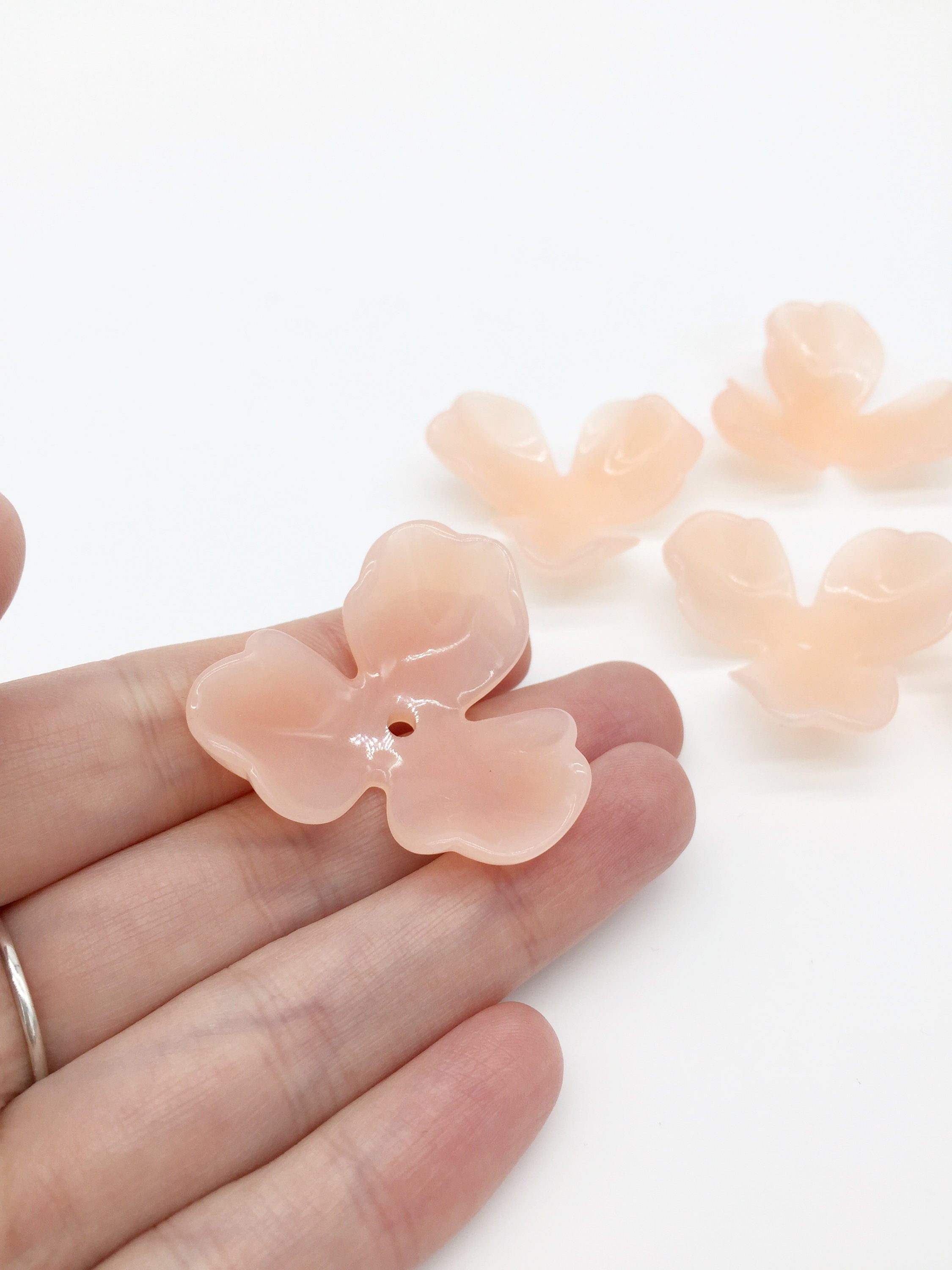 6 x Large Peach Blush Acrylic Flower Beads, 39mm (3377)