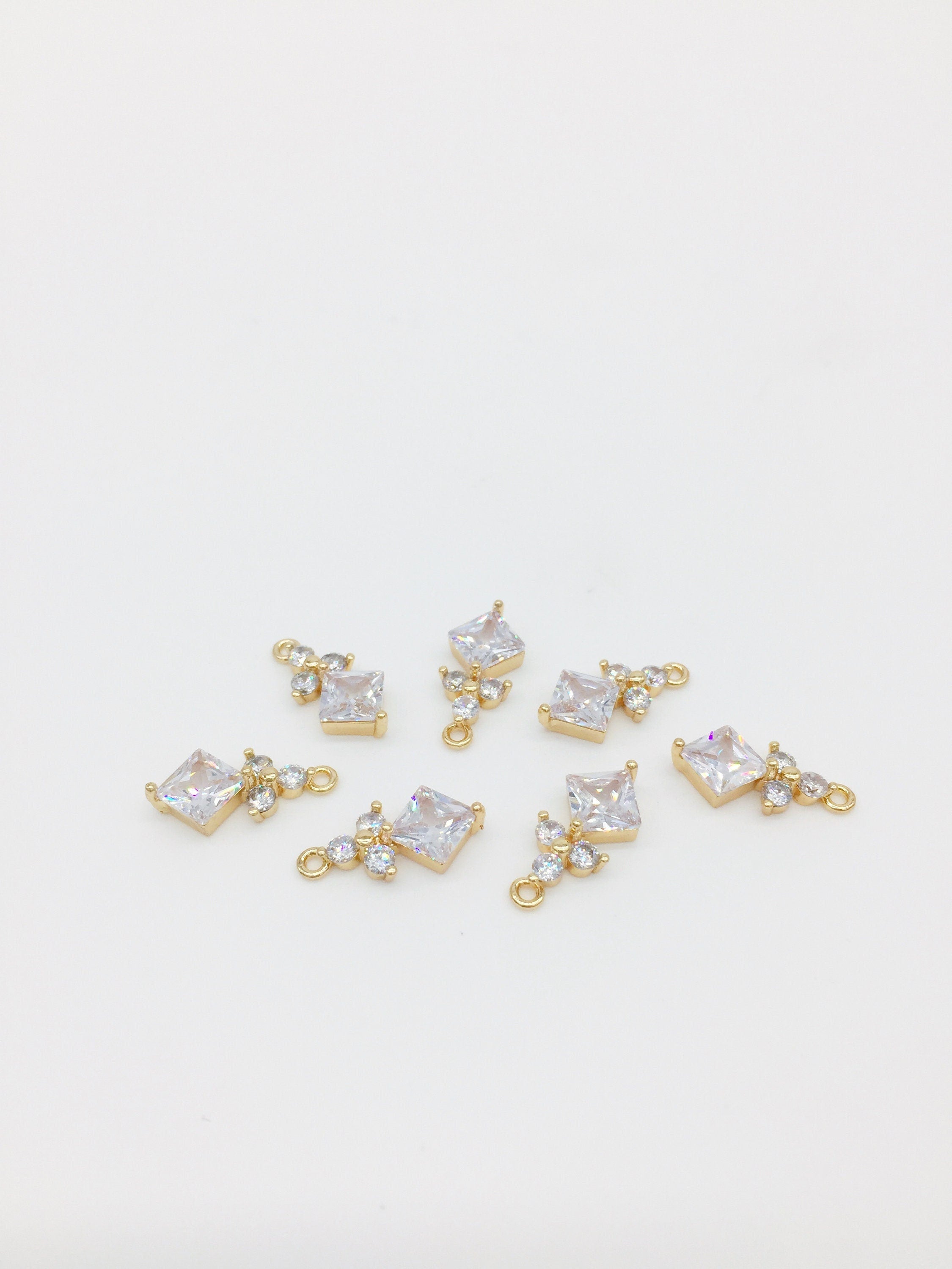 1 x 24K Gold Plated Cubic Zirconia Pendant, 17x8mm (1127)