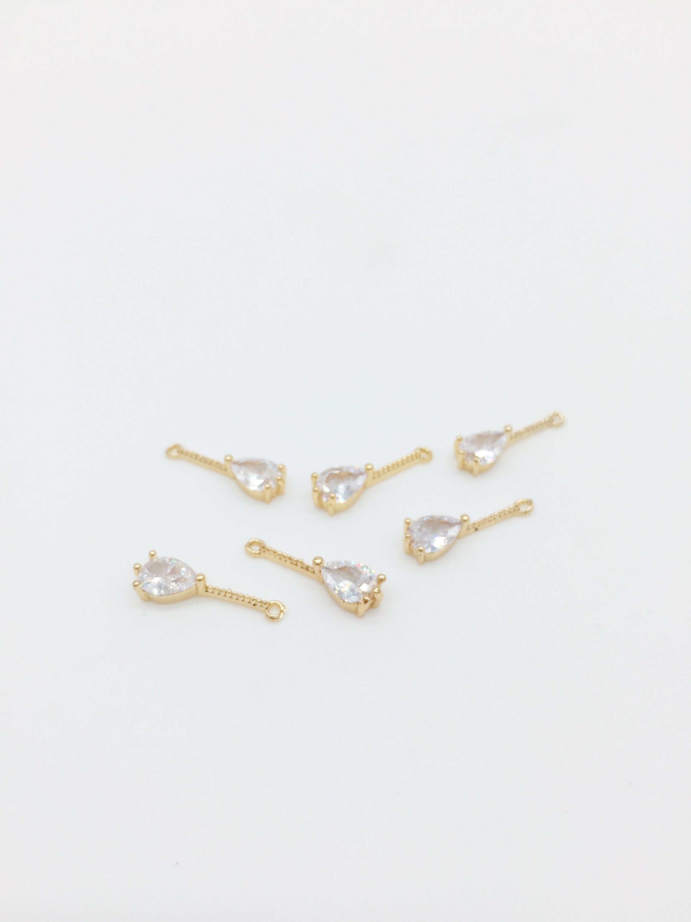 1 x 24K Gold Plated Pear Cut Cubic Zirconia Bar Charms, 18x5mm (1129)