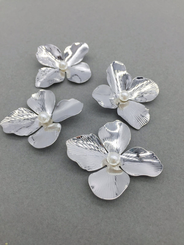 2 x Rhodium Plated Flower Cabochons with Pearl Centre, 43x40mm (3226)
