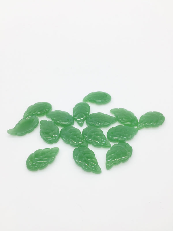 10 x Jade Imitation Leaf Beads, 10x18mm Green Glass Leaf Charms (3506)