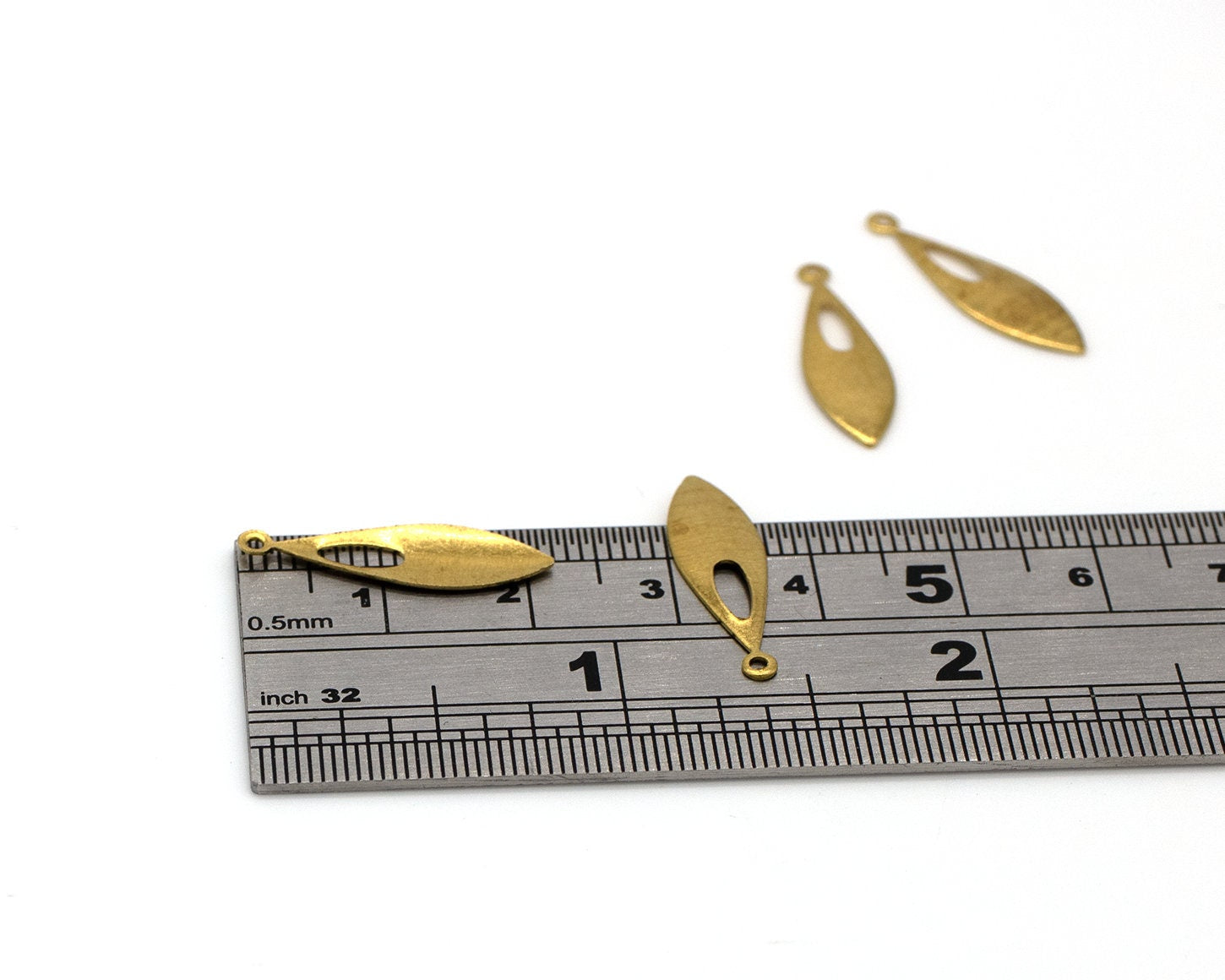 10 x Small Raw Brass Openwork Marquise Pendants, 22x7mm (C0660)