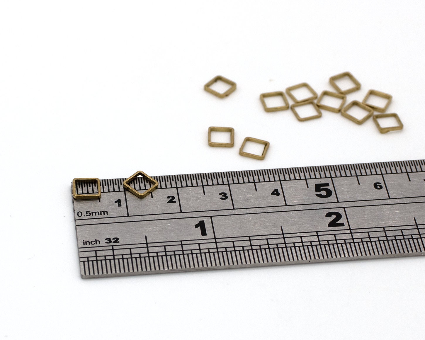 20 x Raw Brass Open Square Connectors, 5mm (C0656)